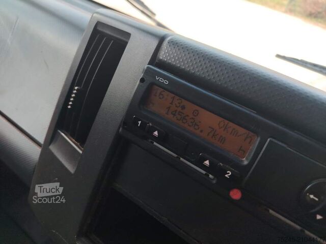 Garbage collection van Isuzu N2R P75 3.0 L 150CV