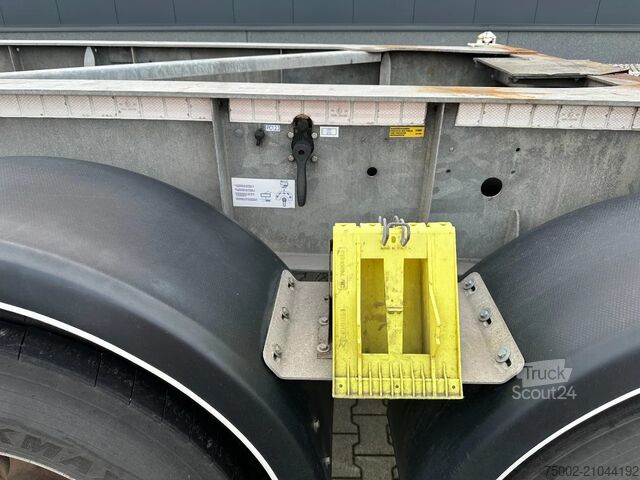 Transport de conteneurs Van Hool 20FT/3-axles / empty weight: 3.150kg / galvaniz...