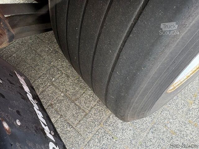Posuvné plachty Krone SD MEGA Schuifzeilen/Schuifdak BPW