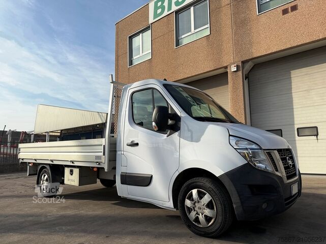 Camion plateau NISSAN NV 400