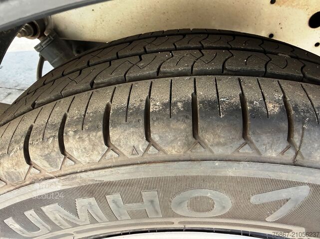 Camion plateau NISSAN NV 400