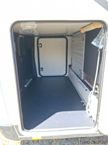 Half-integraal camper BÜRSTNER Signature SFT 7.1 Markise, grau/gold
