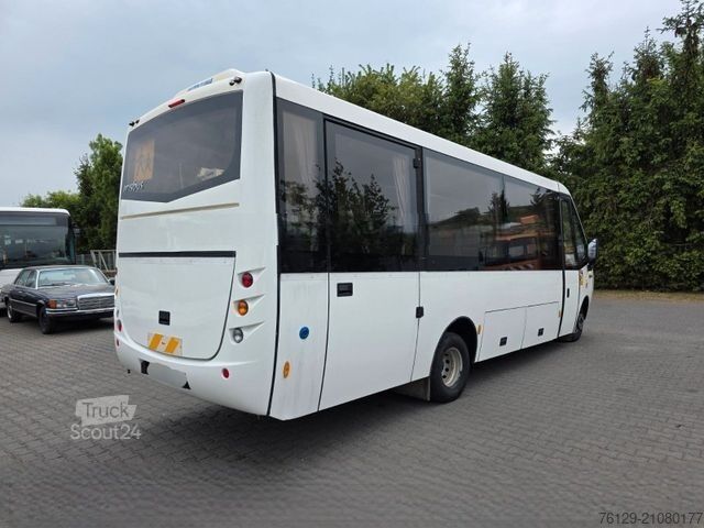 Kleinbus Iveco Bus A70 C17 WING