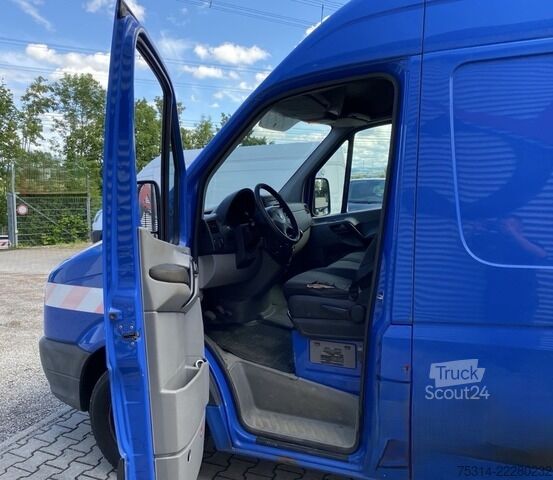 Панельний фургон Volkswagen Crafter Hochdach/ Regalausbau/ Kamera/ Klima Hochdach / Regalausbau / Rückfahrkamera