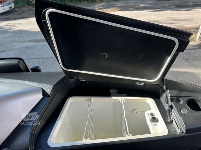 Távolsági autóbusz MERCEDES-BENZ Tourismo RHD