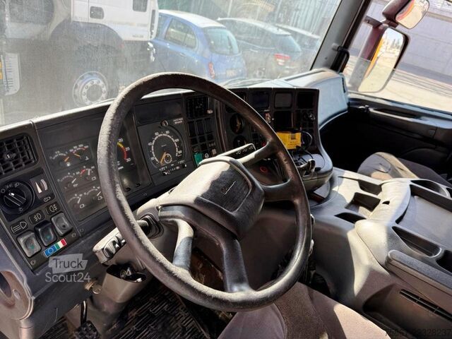 Platós teherautó SCANIA CV P 124
