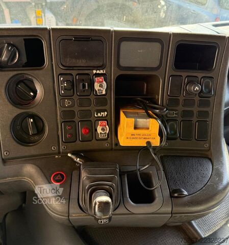 Platós teherautó SCANIA CV P 124