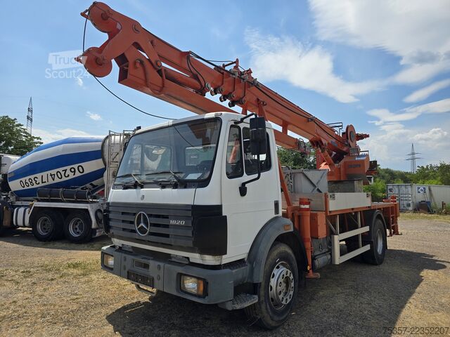Autolaadkraan Mercedes-Benz 1820 Mit Dachdecker Kran