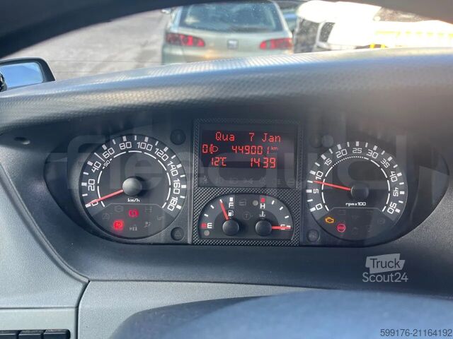 Autobus międzymiastowy IVECO Daily