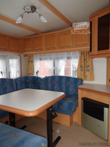 Wohnwagen HOBBY Landhaus 720 UML *Vorzelt*