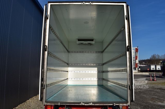 Furgone chiuso MERCEDES-BENZ Sprinter 313 CDI Aufbau kühl-heizbar Möbel LBW