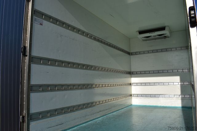 Furgone chiuso MERCEDES-BENZ Sprinter 313 CDI Aufbau kühl-heizbar Möbel LBW