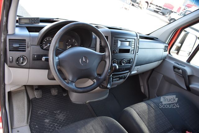 Furgone chiuso MERCEDES-BENZ Sprinter 313 CDI Aufbau kühl-heizbar Möbel LBW
