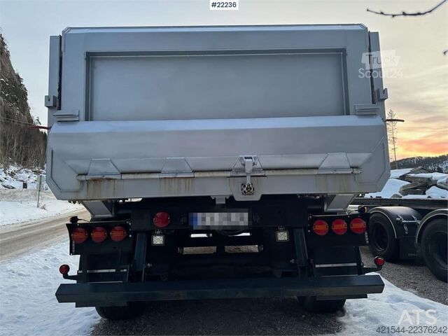   Ovox triple-axle trailer