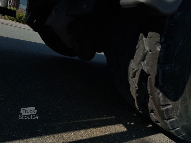 Semirimorchio furgonato SCHMITZ CARGOBULL SKO24 FP25 ISO Koffer-LIFT- verzinkt