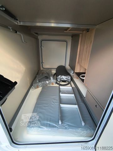 Półzintegrowany kamper EURAMOBIL PT 696 EB  Mercedes Alko Solar Autark