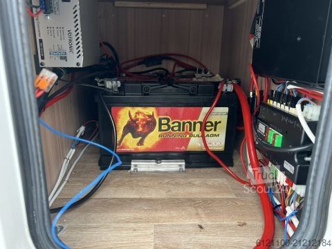 Alkoven Wohnmobil Ahorn Camp Alkoven 595 m. Solar & Wechselrichter