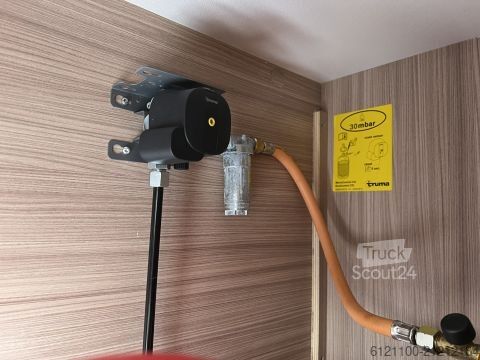 Alkoven Wohnmobil Ahorn Camp Alkoven 595 m. Solar & Wechselrichter