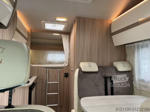 Alkoven Wohnmobil Ahorn Camp Alkoven 595 m. Solar & Wechselrichter