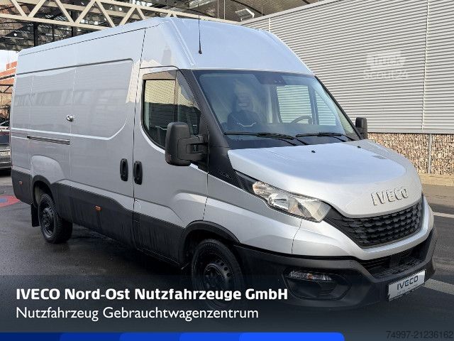 Slēgtais furgons IVECO 35S16 V AHK / Tempomat / RFK / Standhzg.