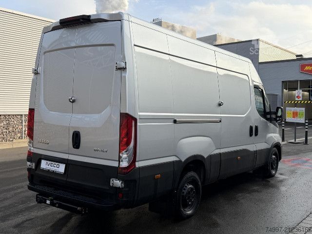 Slēgtais furgons IVECO 35S16 V AHK / Tempomat / RFK / Standhzg.