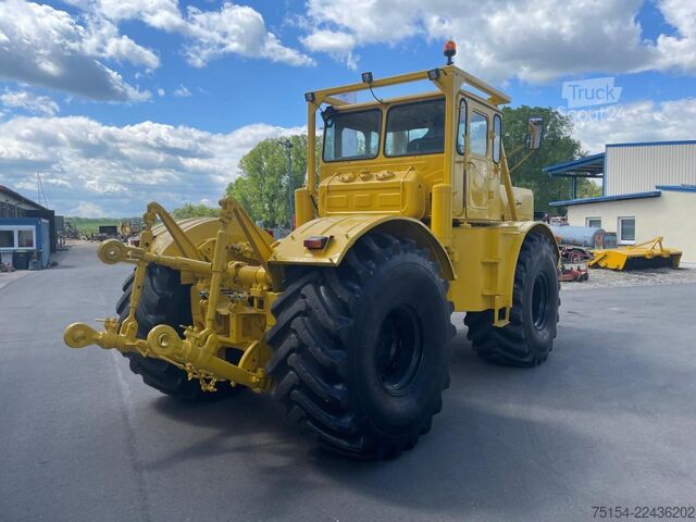 Traktör Kirovets K 701 V12