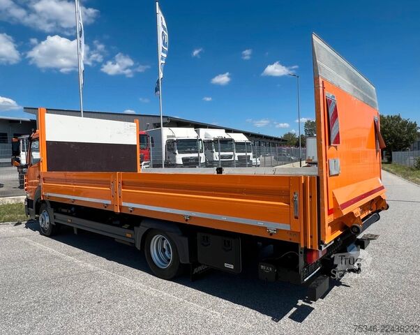 Персонализиран ван MERCEDES-BENZ Atego 821 L Pritsche6,10m/3 Sitze/Nur 70 tkm/Top