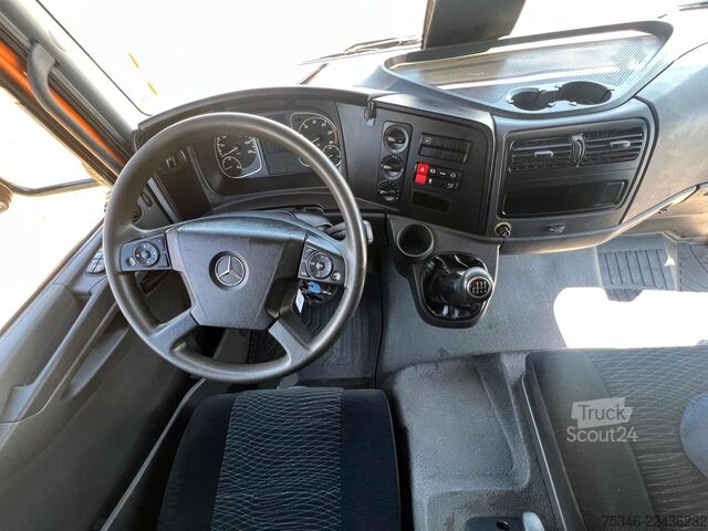 Персонализиран ван MERCEDES-BENZ Atego 821 L Pritsche6,10m/3 Sitze/Nur 70 tkm/Top