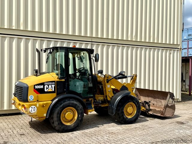 Pala gommata CATERPILLAR 906M / 2017 BJ / Schaufel + Gabel