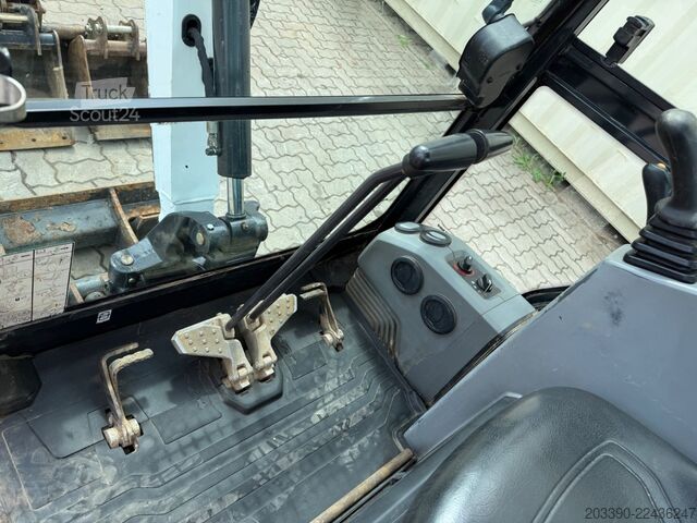 Minikoparka BOBCAT E17 / 2023 BJ / 4 x Löffel / 744 H