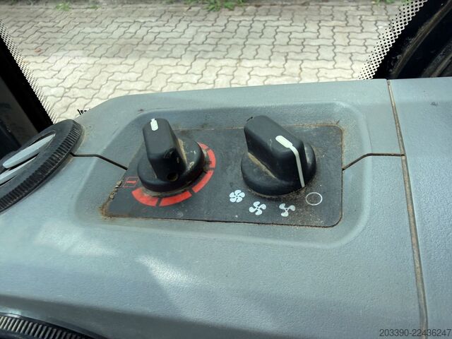 Minikoparka BOBCAT E17 / 2023 BJ / 4 x Löffel / 744 H