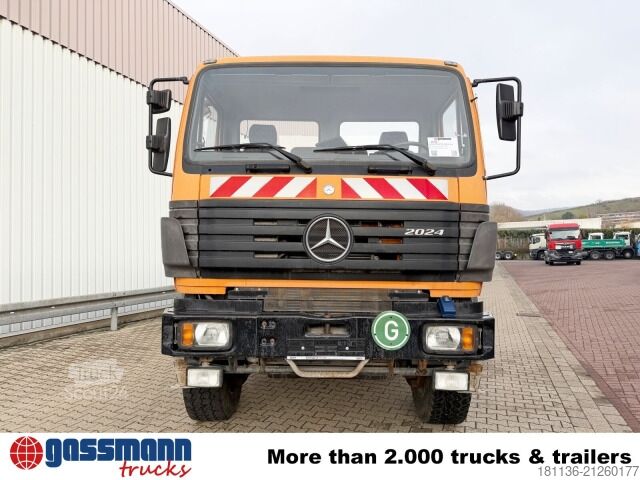 Balayeuse de voirie Mercedes-Benz SK 2024 AK 4x4, Enteisungsfahrzeug, 3x 2000l Tank