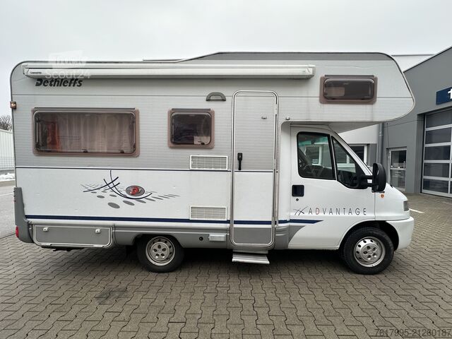 Avtodom z nadgradnjo (alkoven) Dethleffs Alkoven