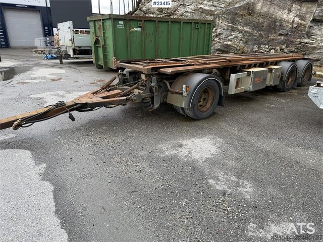 Portalarmsystem Kaupe 3 akslet hook trailer with tipper for sale as a re