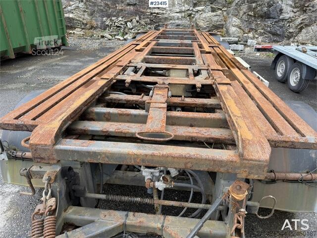 Gantry-varsijärjestelmä Kaupe 3 akslet hook trailer with tipper for sale as a re