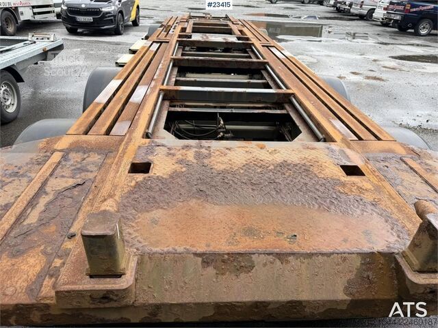 Gantry-varsijärjestelmä Kaupe 3 akslet hook trailer with tipper for sale as a re