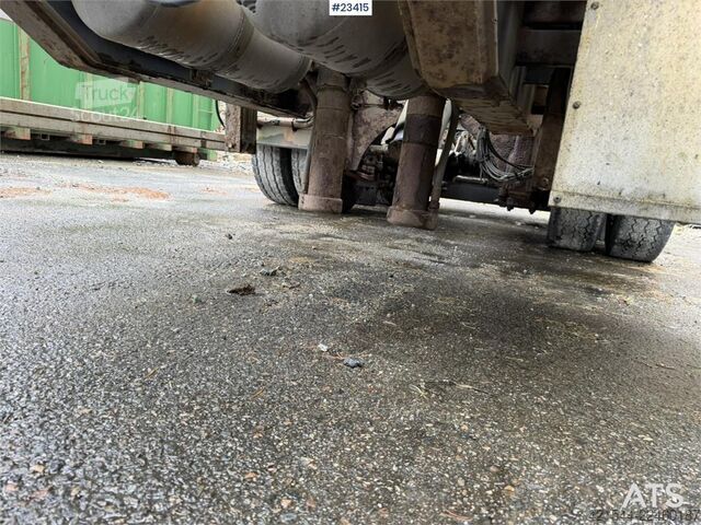 Gantry-varsijärjestelmä Kaupe 3 akslet hook trailer with tipper for sale as a re