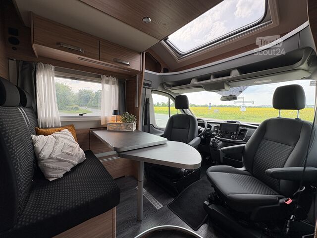 Halvintegrerad husbil Weinsberg Carasuite 650 MEG