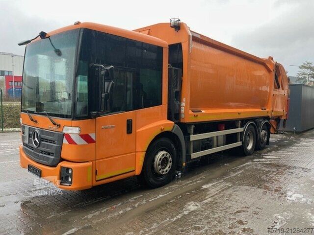 Camion à ordures Mercedes-Benz 2635 6x2 Econic Geesink/Euro6
