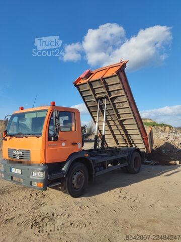 Billenő teherautó MAN M 2000 L