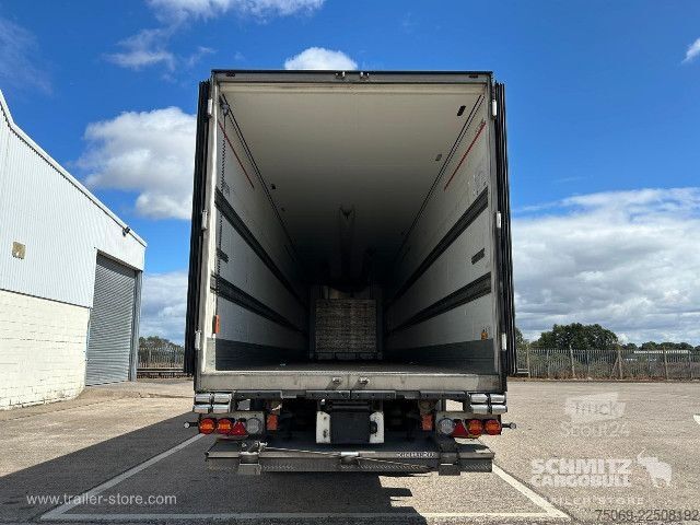 Рефрижераторный полуприцеп Schmitz Cargobull Reefer Standard Taillift