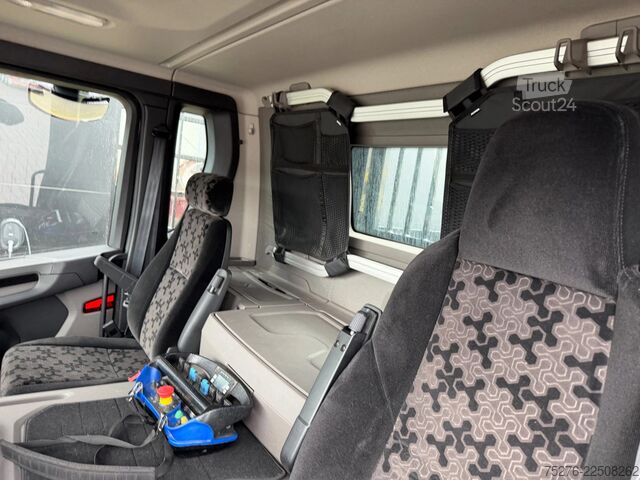 Kranwagen Scania P370 XT 6x2 HMF 3220-K6+Fly jib FJ600-K3 Euro 6D