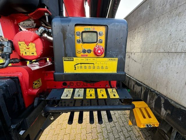 Grua montada em camião IVECO Trakker AD 260 Fassi F135a