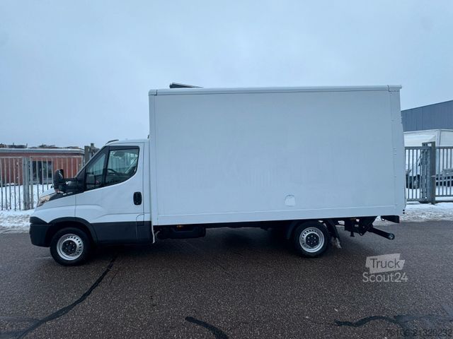 Fourgon tôlé IVECO Daily 35S16 Koffer mit Ladebordwand *Klima-aut.*