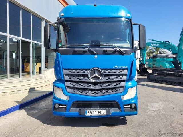 Tractor estándar Mercedes-Benz Actros 1843