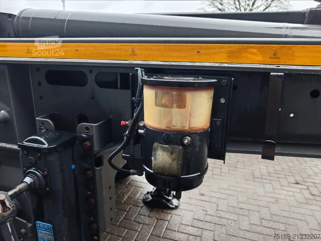 Krampe SHL 30 VDL S-30-6800 hákový nakladač s rádiovým diaľkovým ovládaním! Krampe SHL 30 VDL S-30-6800 Hooklift Radio Remote!