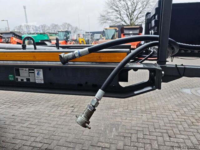 Krampe SHL 30 VDL S-30-6800 hákový nakladač s rádiovým diaľkovým ovládaním! Krampe SHL 30 VDL S-30-6800 Hooklift Radio Remote!