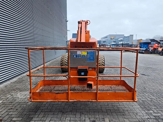 Teleskopinė platforma Genie Z-135-70 4WD