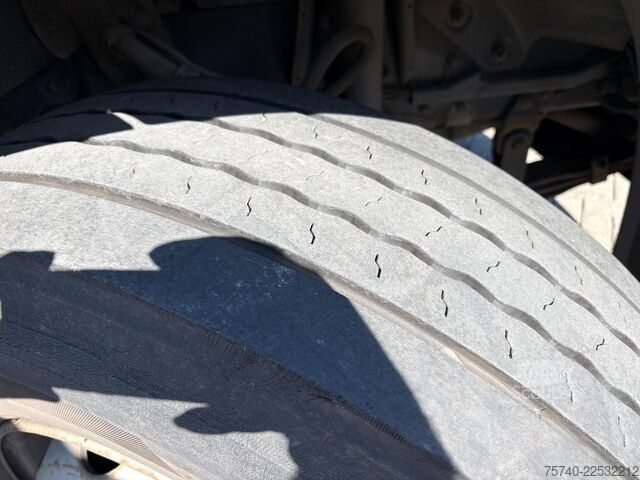Lona deslizante Scania P230 + 3 PEDALS  + 19t + LOADLIFT 1500 KG