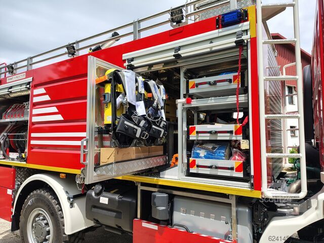 Automezzo antincendio Volvo FL